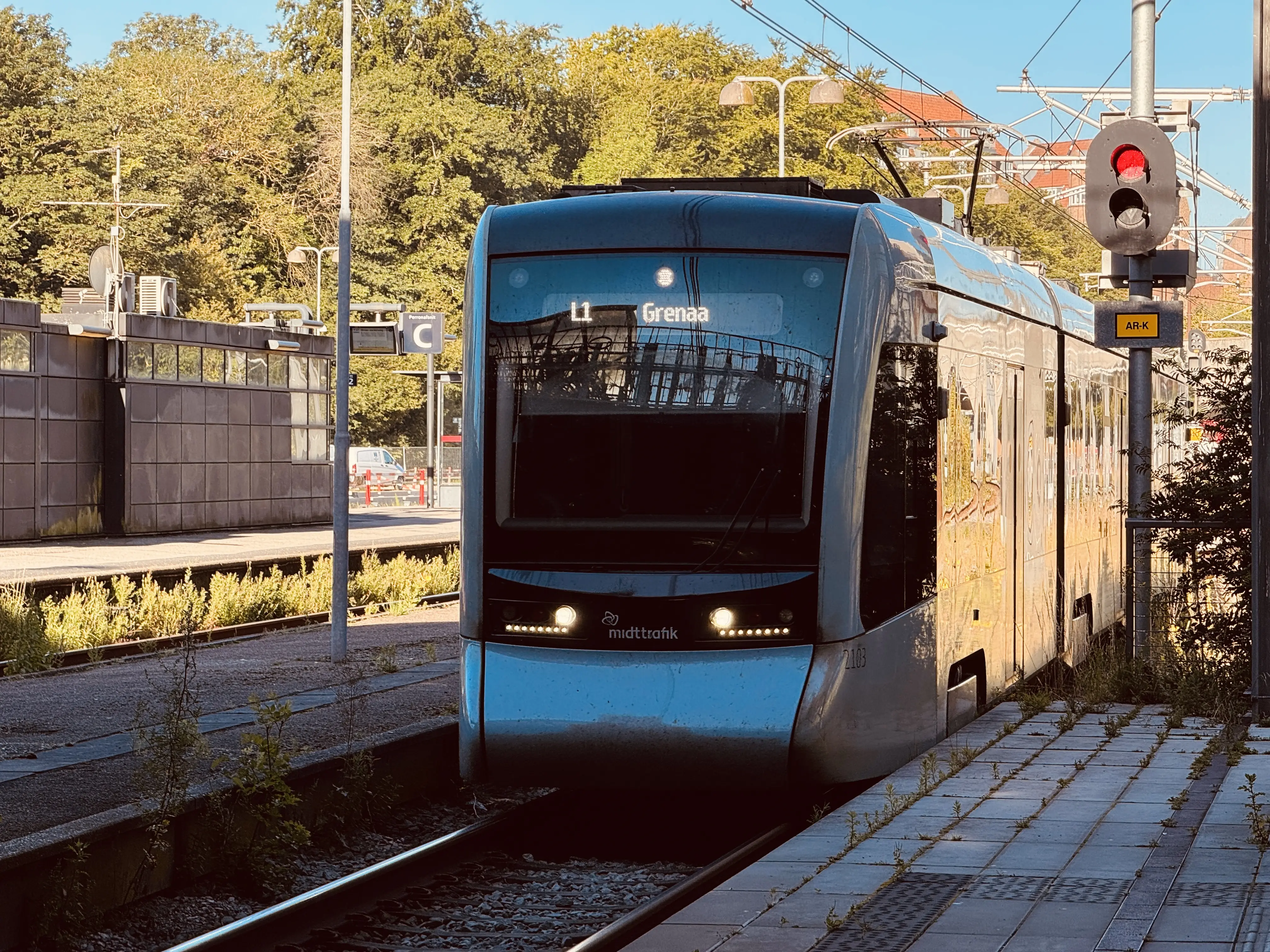 Billede af Aarhus Letbane togsæt 2103 fotograferet ud for Aarhus Hovedbanegård. Billede af Aarhus Letbane togsæt 2103 fotograferet ud for Aarhus Hovedbanegård.