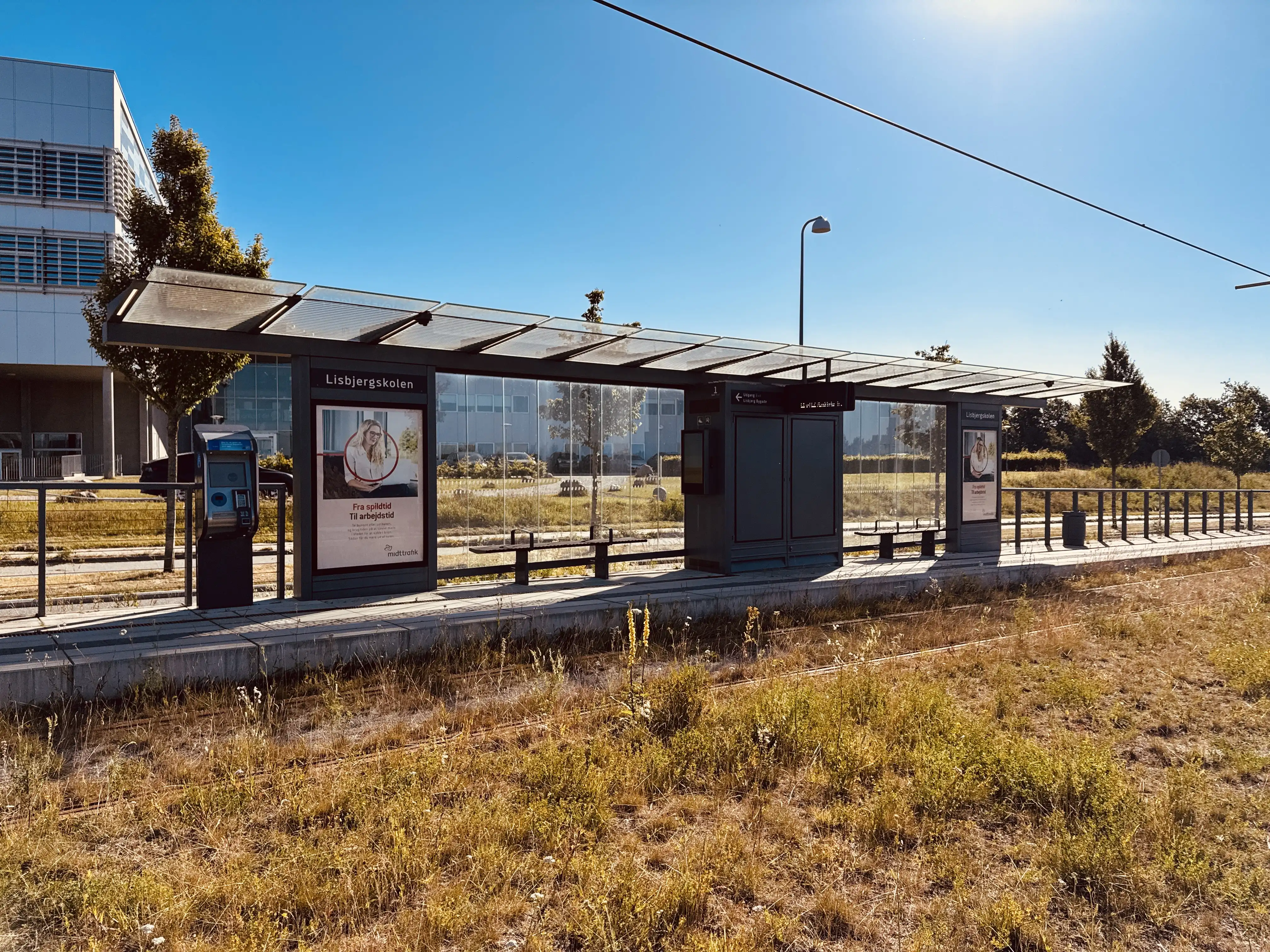 Billede af Lisbjergskolen Letbanestation.