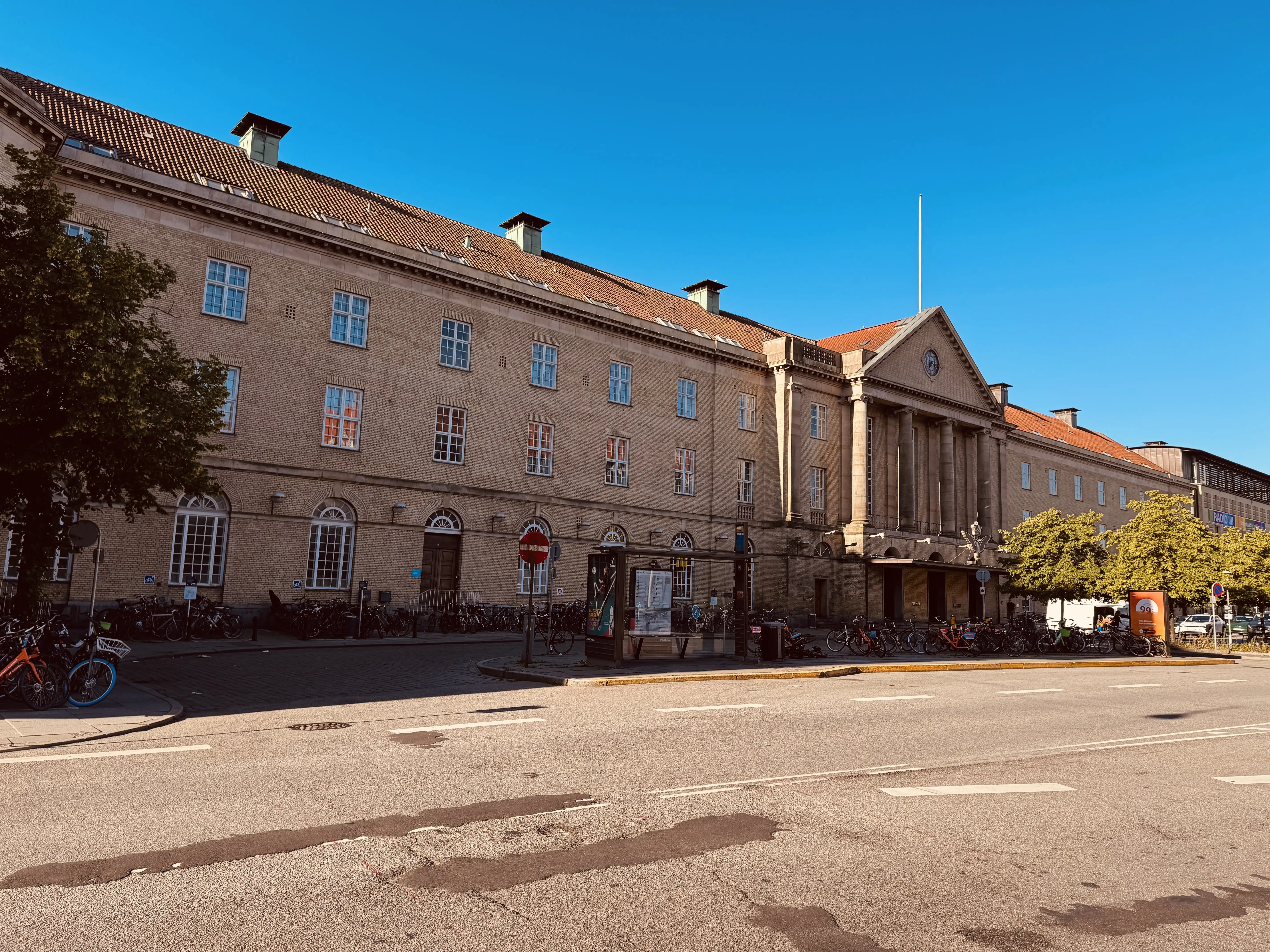 Billede af Aarhus Hovedbanegård. Billede af Aarhus Hovedbanegård.