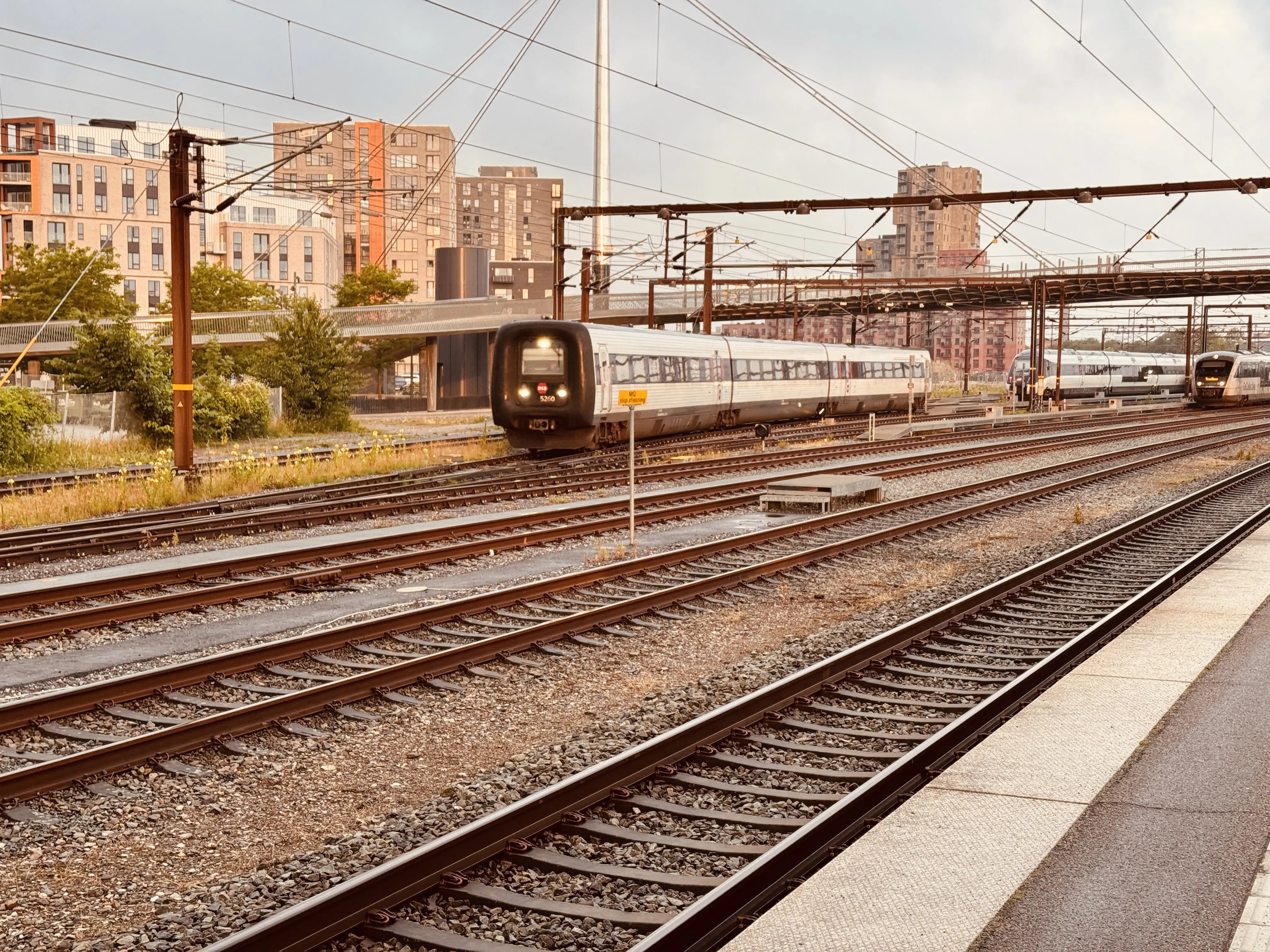 Billede af DSB MF 5060 fotograferet ud for Odense Banegård Center.