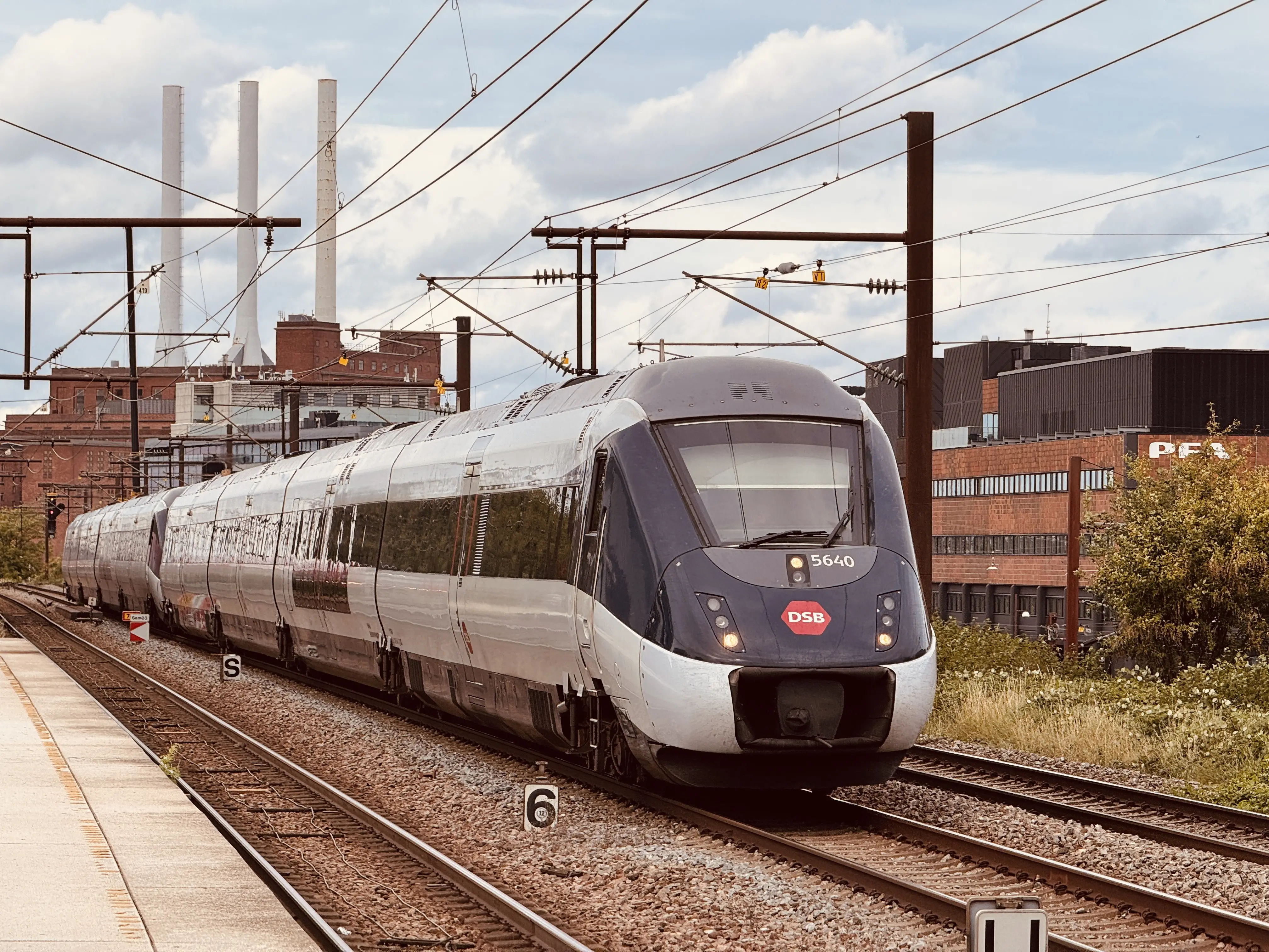 Billede af DSB MG 5640 fotograferet ud for Nordhavn S-togstrinbræt.