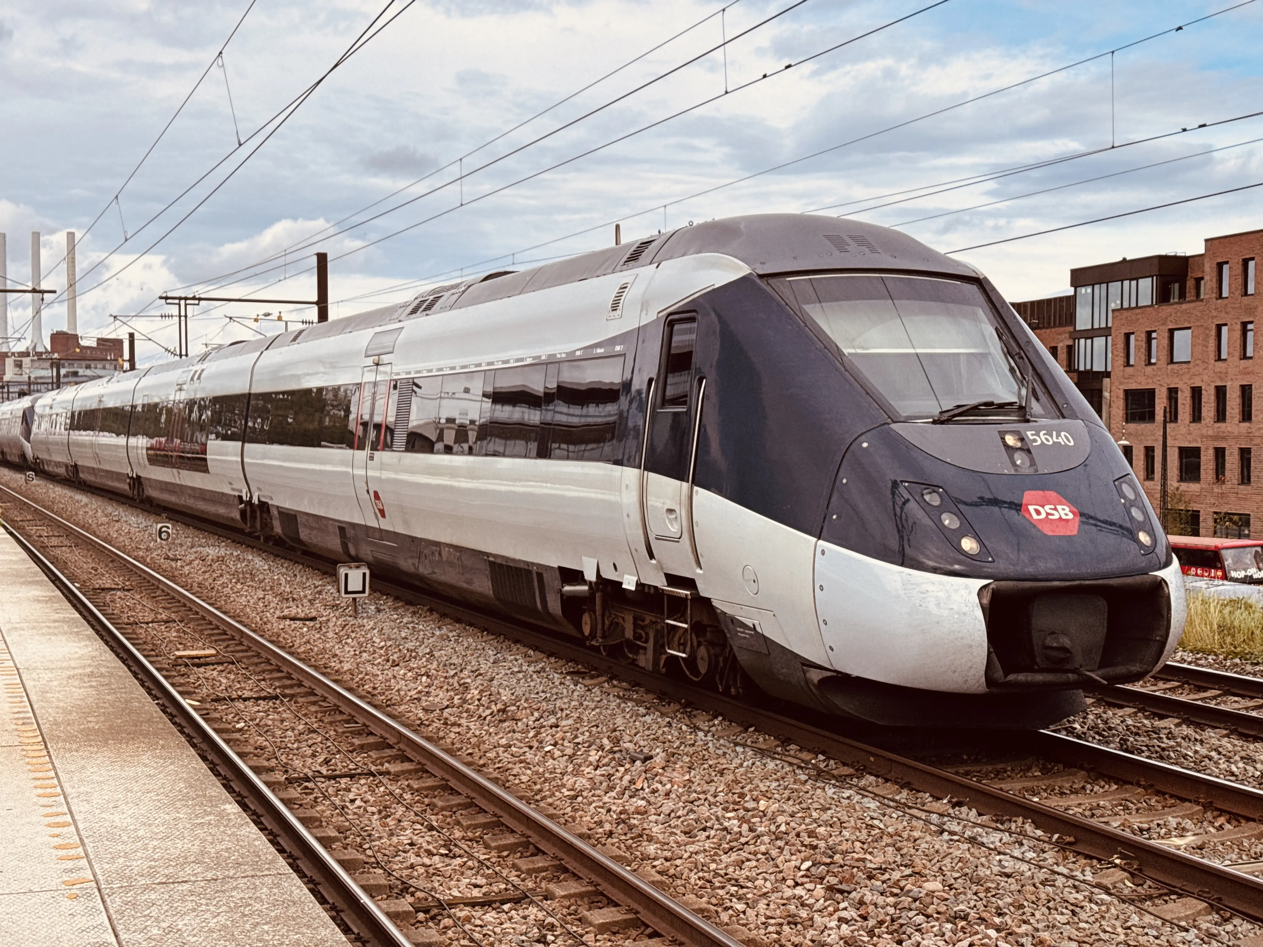 Billede af DSB MG 5640 fotograferet ud for Nordhavn S-togstrinbræt.