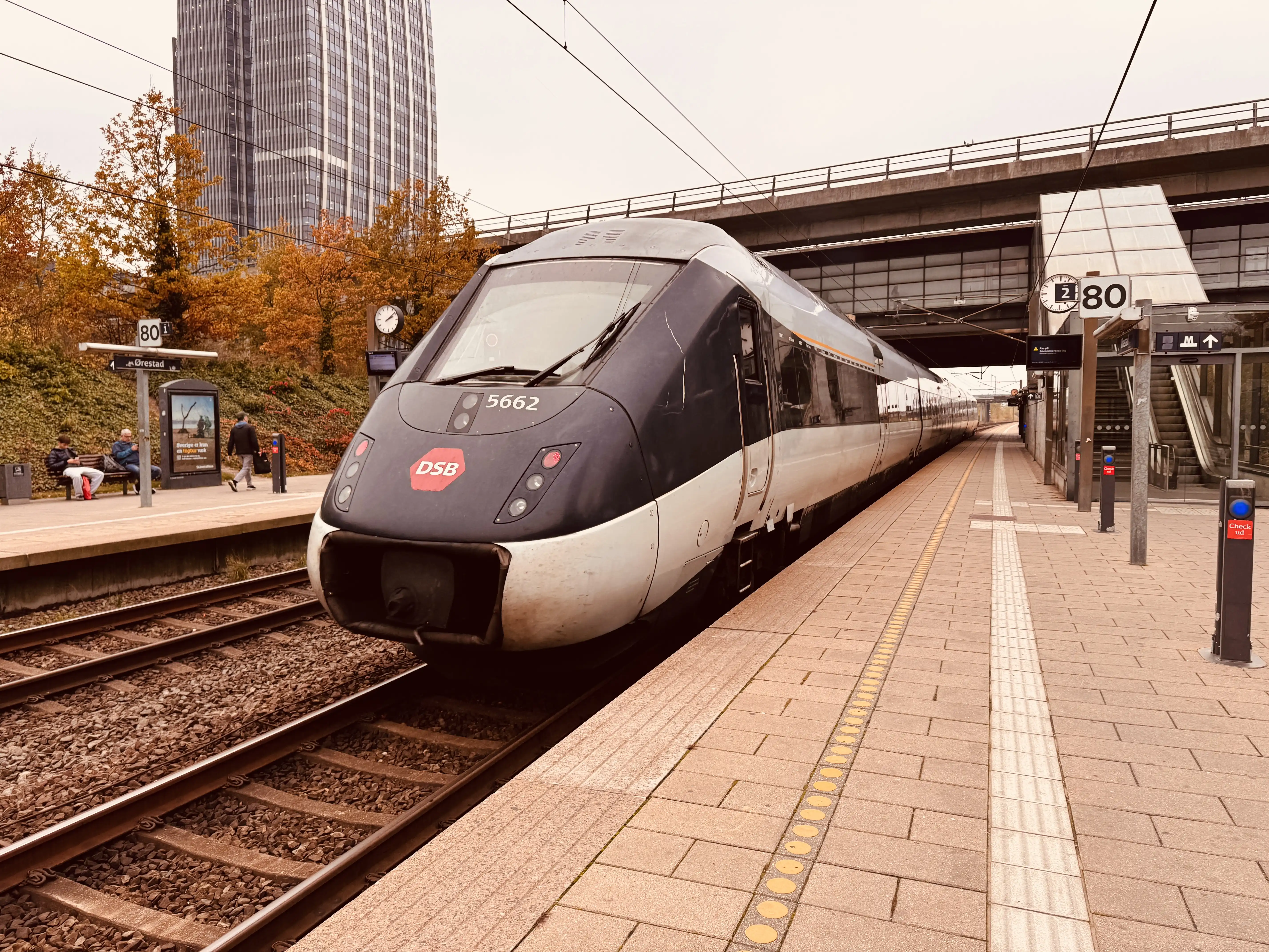 Billede af DSB MG 5662 fotograferet ud for Ørestad Trinbræt.