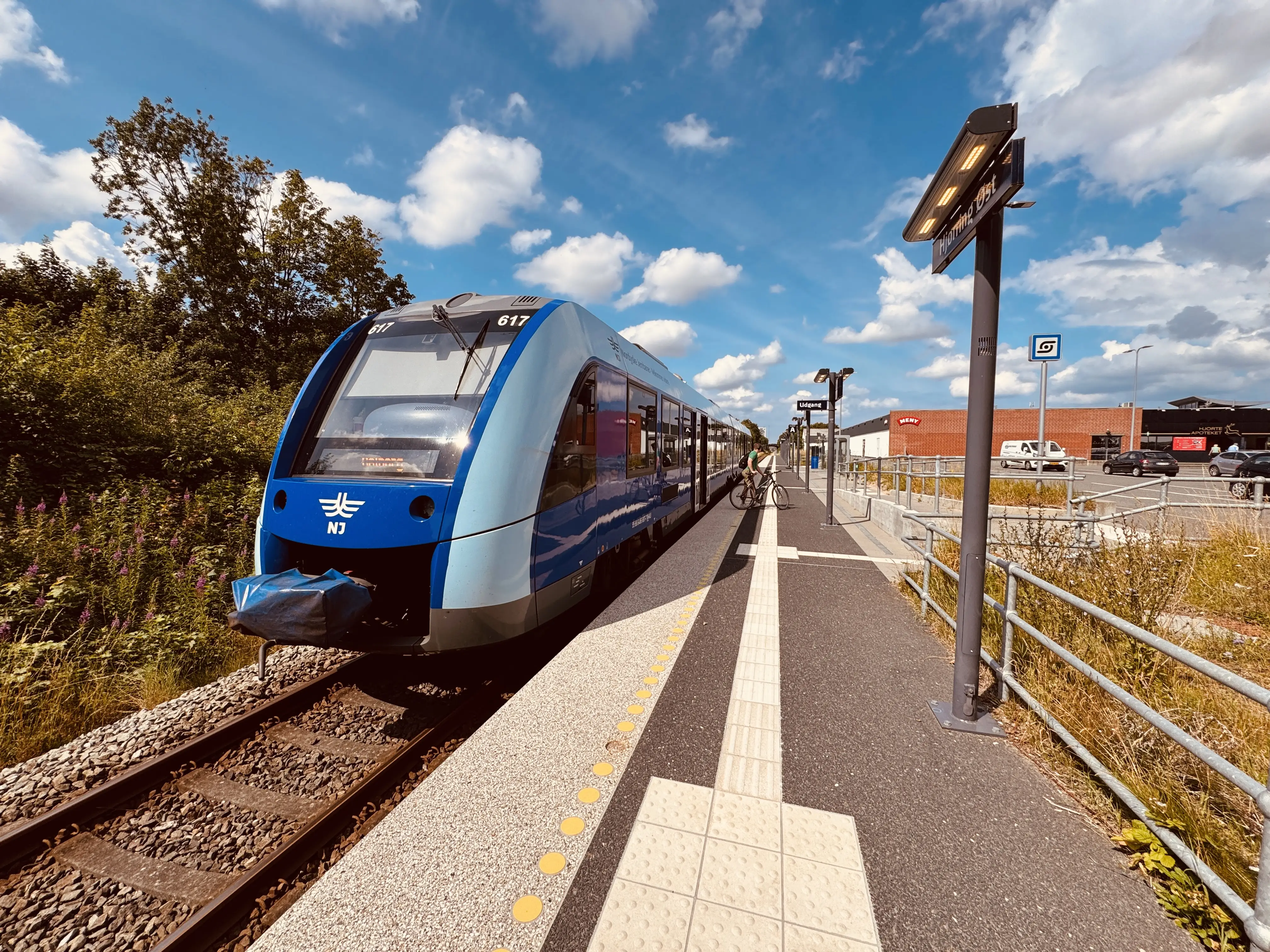 Billede af NJJ LM 617 fotograferet ud for Hjørring Øst Trinbræt. Billede af NJJ LM 617 fotograferet ud for Hjørring Øst Trinbræt.