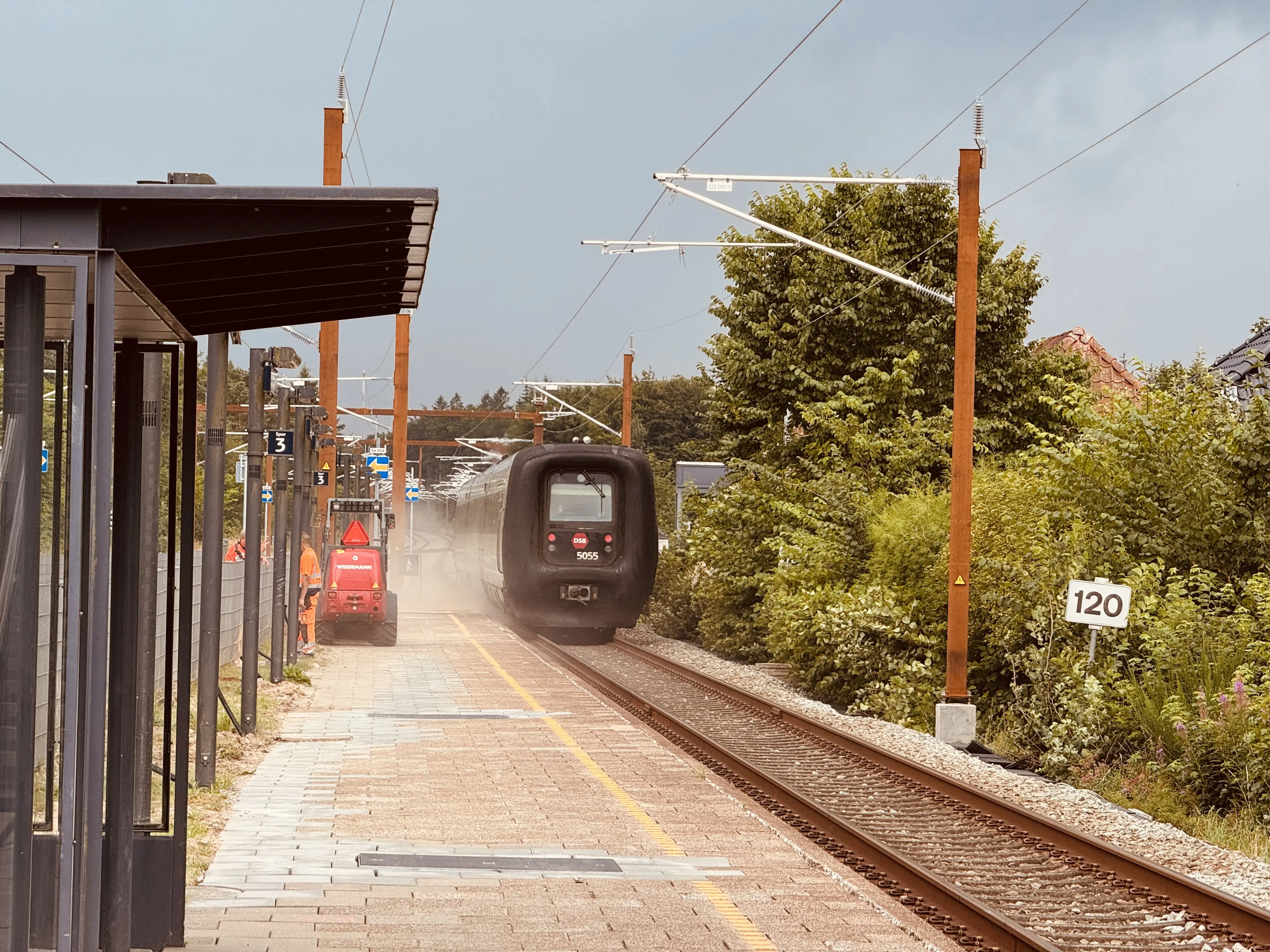 Billede af DSB MF 5055 fotograferet ud for Skørping Station.