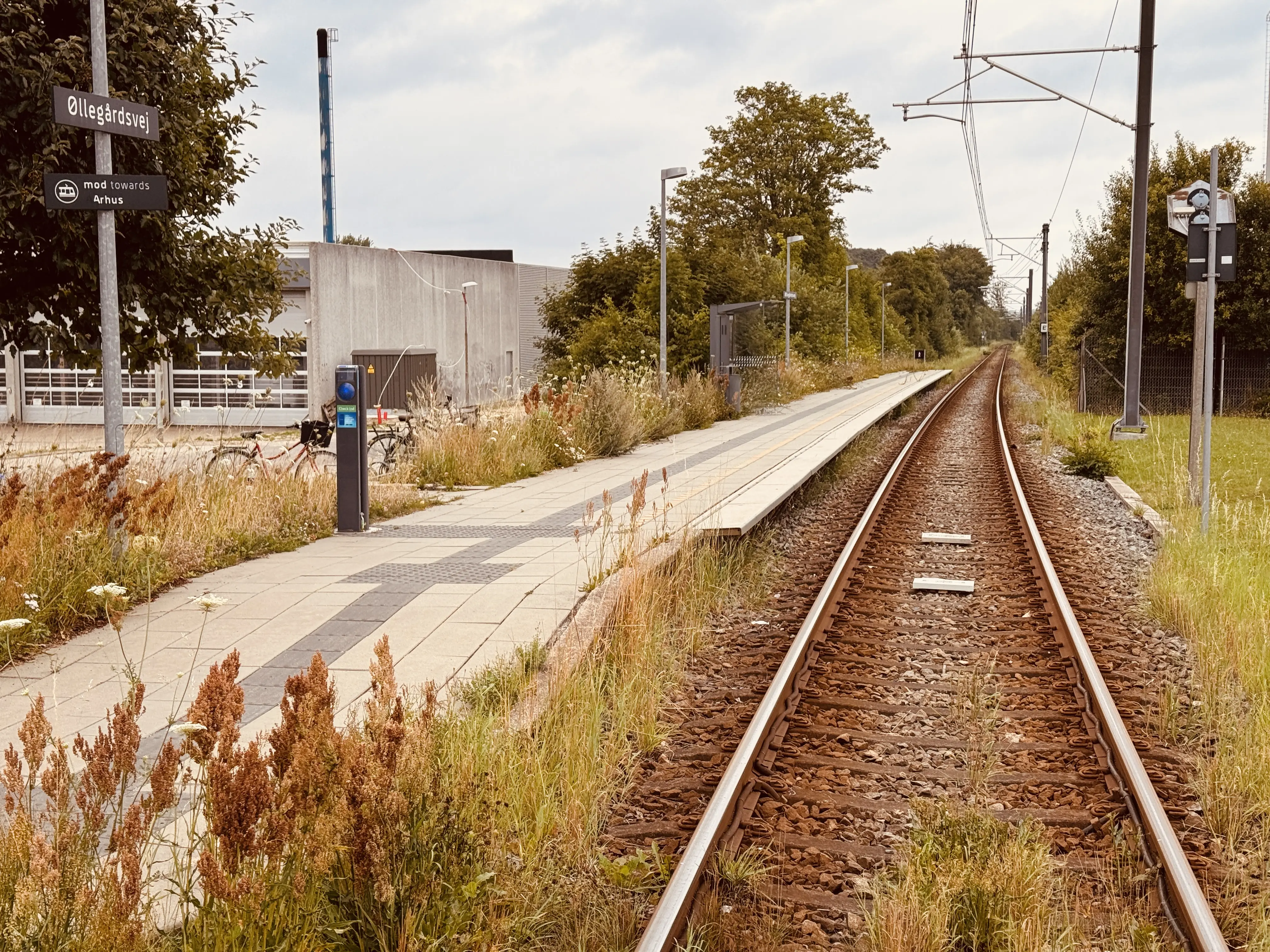 Billede af Øllegårdsvej Letbanestation. Billede af Øllegårdsvej Letbanestation.