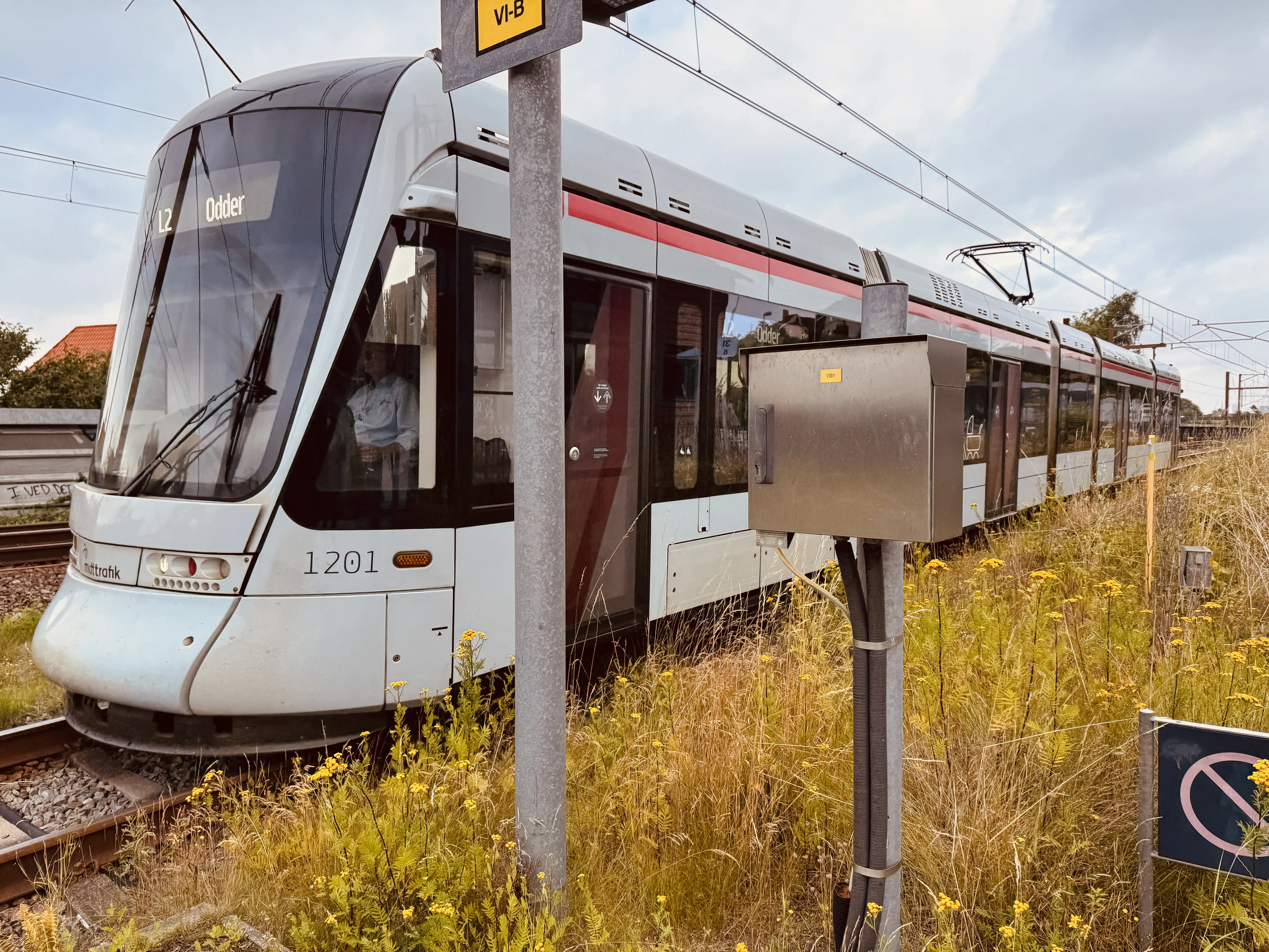 Billede af Aarhus Letbane togsæt 1101 fotograferet ud for Viby Jylland Letbanestation.