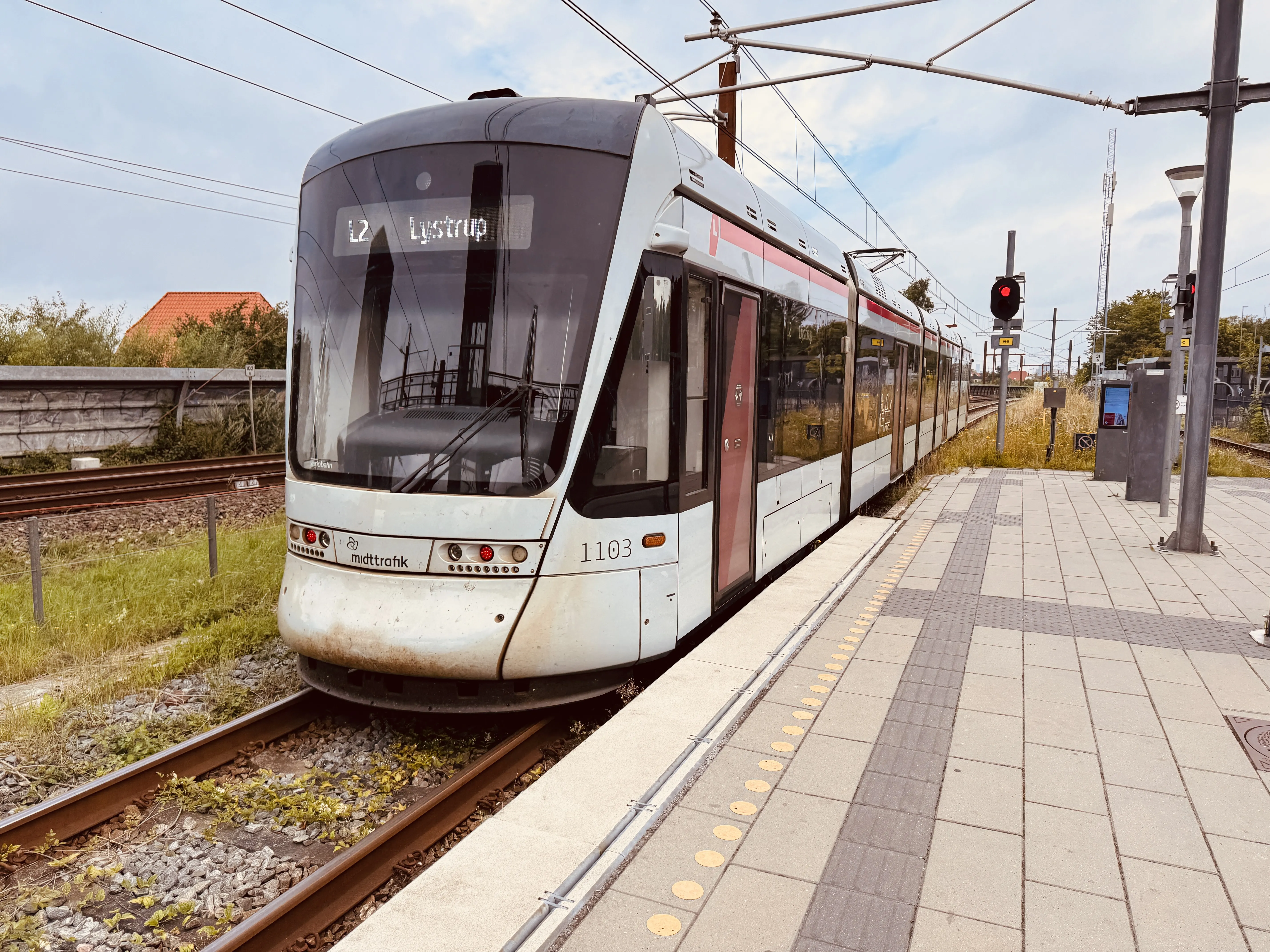 Billede af Aarhus Letbane togsæt 1103 fotograferet ud for Viby Jylland Letbanestation.