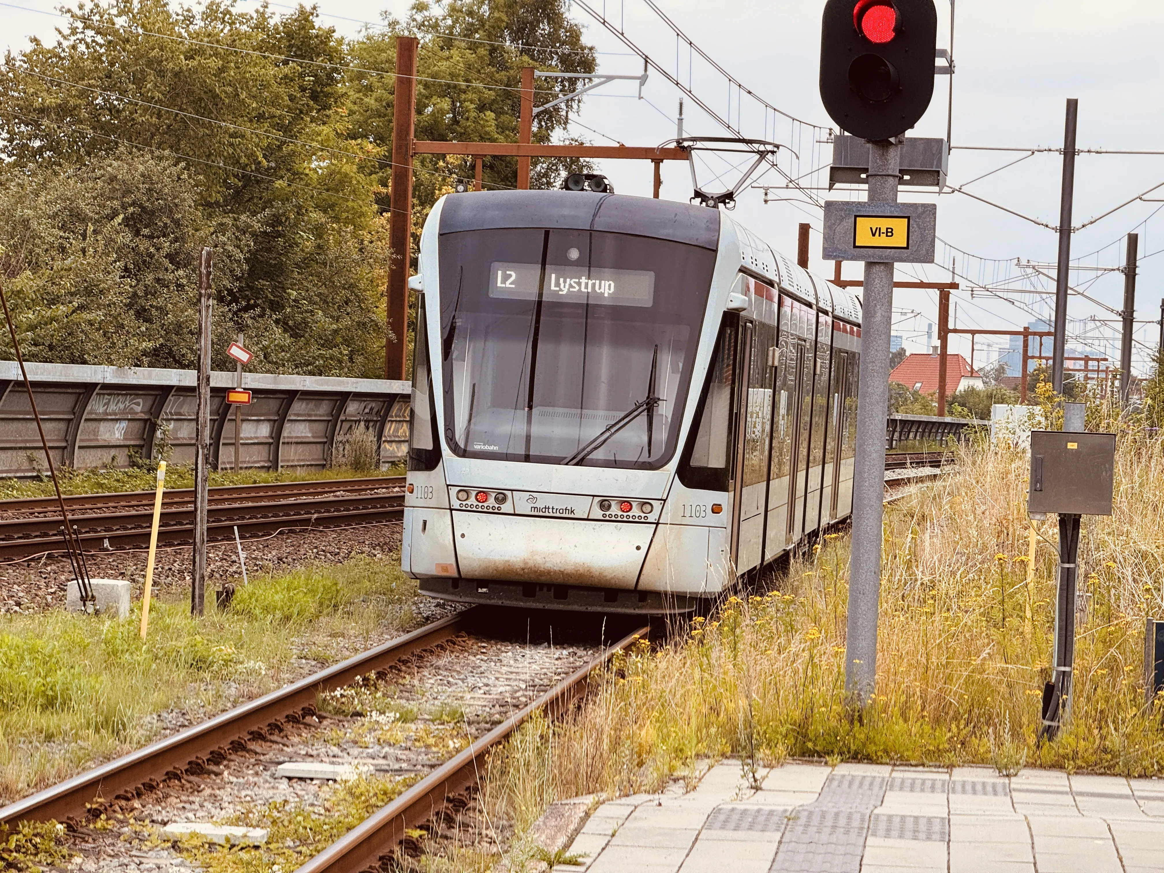 Billede af Aarhus Letbane togsæt 1103 fotograferet ud for Viby Jylland Letbanestation.