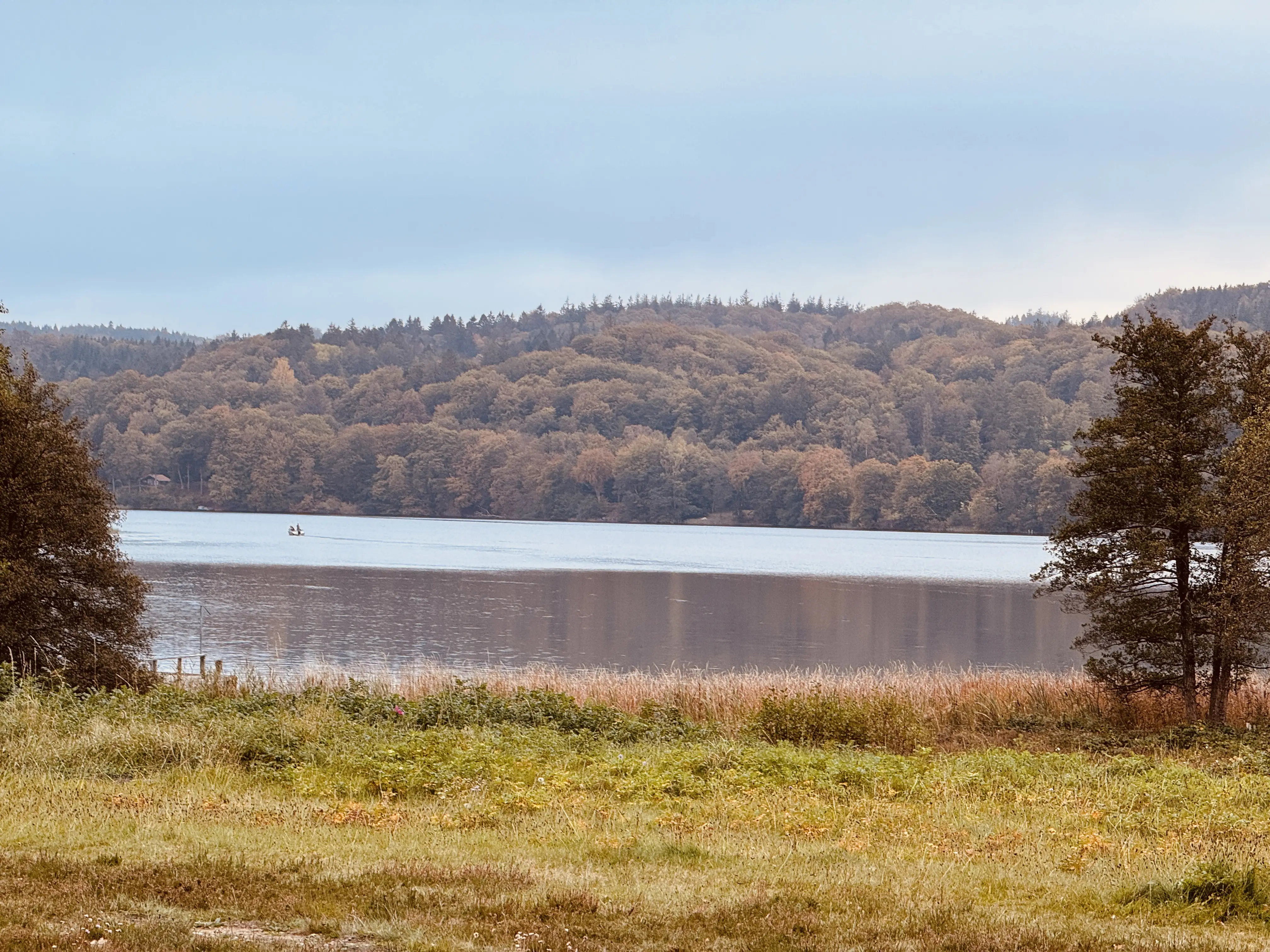 Billede af udsigten over Silkeborgsøerne ved den tidligere Svejbæk Holdeplads. Billede af udsigten over Silkeborgsøerne ved den tidligere Svejbæk Holdeplads.