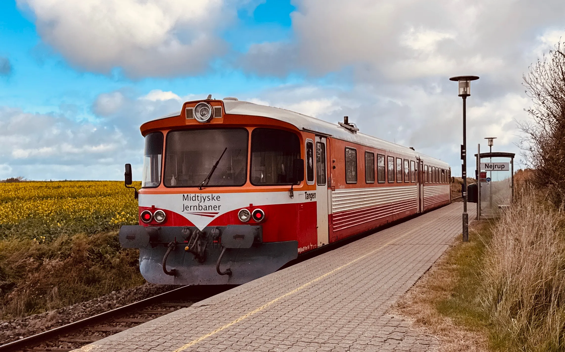Billede af MjbaD YM 14, tidligere VLTJ YM 14 fotograferet ud for Nejrup Trinbræt. Billede af MjbaD YM 14, tidligere VLTJ YM 14 fotograferet ud for Nejrup Trinbræt.