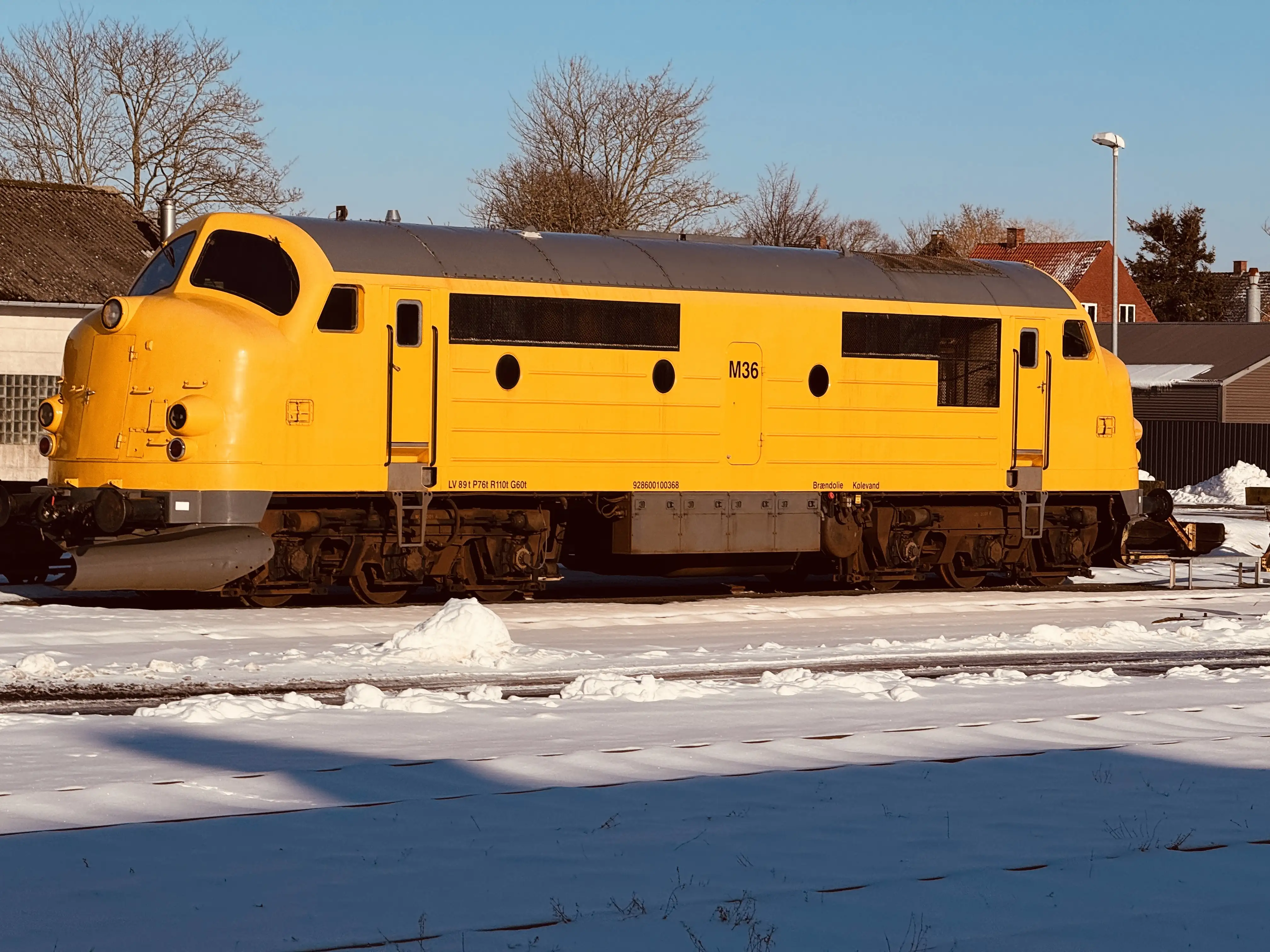 Billede af LT M 36, tidligere DSB MX 1043 fotograferet ud for Nakskov Station. Billede af LT M 36, tidligere DSB MX 1043 fotograferet ud for Nakskov Station.